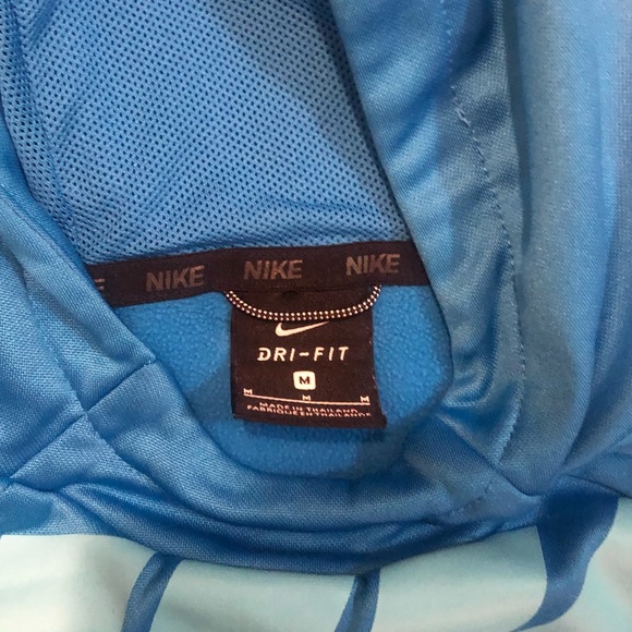 NIKE kids blue dri-fit therma hoodie with front pocket, size medium - Picture 3 of 4